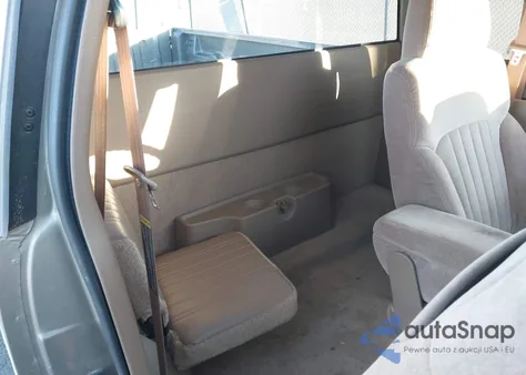 2000 Chevrolet S-10 Ls z USA, uszkodzony, nr VIN 1GCCS19W2Y8229958